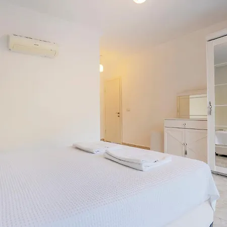 Villa White Stone *